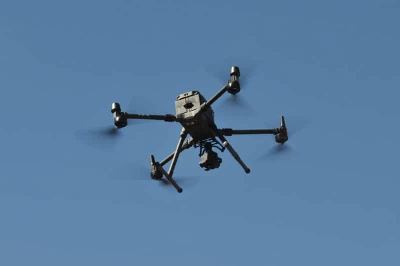 Drone-Roof-Inspection weed-spaying